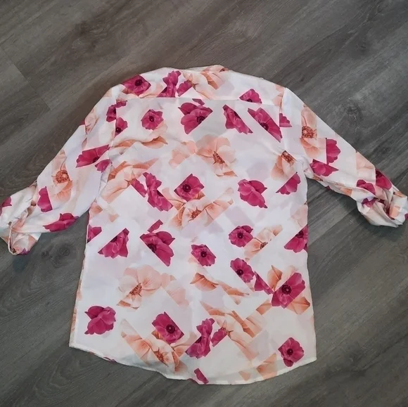 Calvin Klein Floral Button Down Quarter Sleeve Shirt - Picture 6 of 6